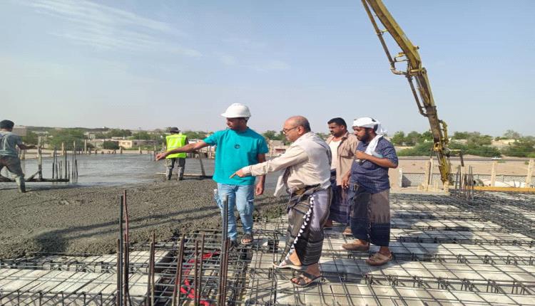 ​لتوسيع القدرة الاستيعابية للمكاتب.. المهندس هود بغازي يتفقد استكمال الدور الثاني لمبنى سلطة تبن الجديد