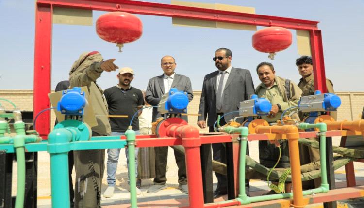 الوكيل الجهوري يفتتح محطة سلطانة لتموين السيارات بالغاز المسال والخزن الاستراتيجي بسيئون