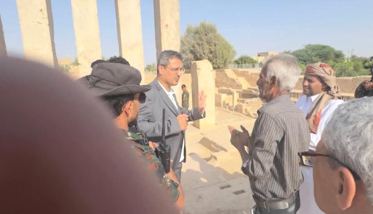 وزير الثقافة والسياحة يوجّه بحماية معبدي برّان وأوام ويطلع على سير العمل بمكتب السياحة في مأرب