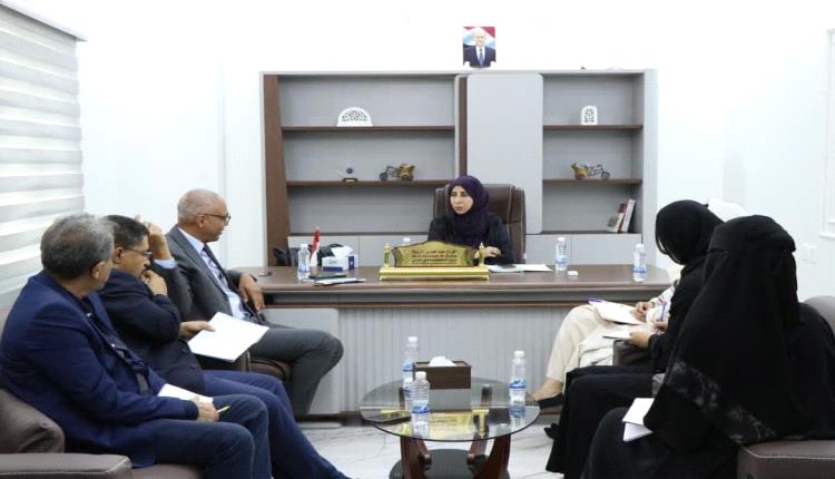 وزيرة التخطيط تبحث مع المنسق المقيم للشؤون الانسانية في اليمن تعزيز التنسيق ودعم أولويات التنمية