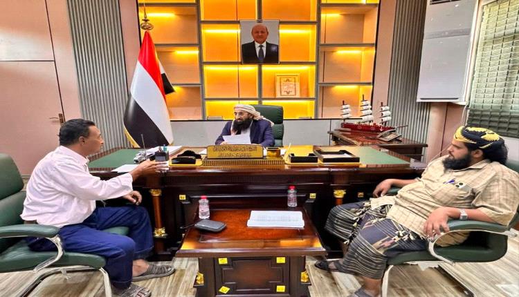وزير الأوقاف والإرشاد يعتمد التقويم الهجري الرسمي للجمهورية اليمنية وجدول مواقيت الصلاة لمحافظتي عدن ولحج