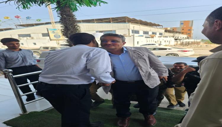 وزير الثقافة والسياحة يصل المكلا للمشاركة في فعاليات مهرجان موسم البلدة السياحي 2026