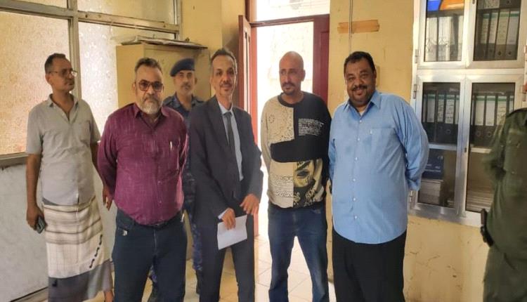 مدير عام مكتب ضرائب عدن يُنفّذ زيارات تفقدية لفروع عدد من المديريات