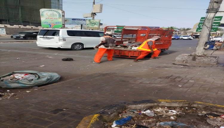 بتوجيهات مدير عام مديرية الشيخ عثمان.. تنفيذ حملة مشتركة لإزالة عوائق الأسواق