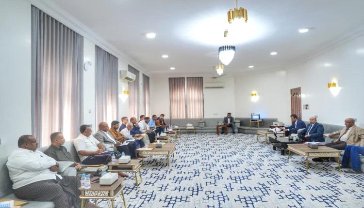 الخنبشي يجتمع بقيادات السلطات المحلية بمديريات ساحل حضرموت لاستكمال التحضيرات التأسيسية للمجلس التنسيقي الأعلى