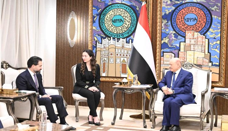 رئيس مجلس القيادة: لا حصار على مطار صنعاء ولا تساهل مع أي تواطؤ جديد لانتهاك السيادة الوطنية