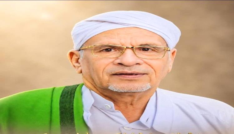 عضو مجلس القيادة محافظ حضرموت يعزي في وفاة القامة التربوية الأستاذ محمد عبدالله بارجاء (البار)