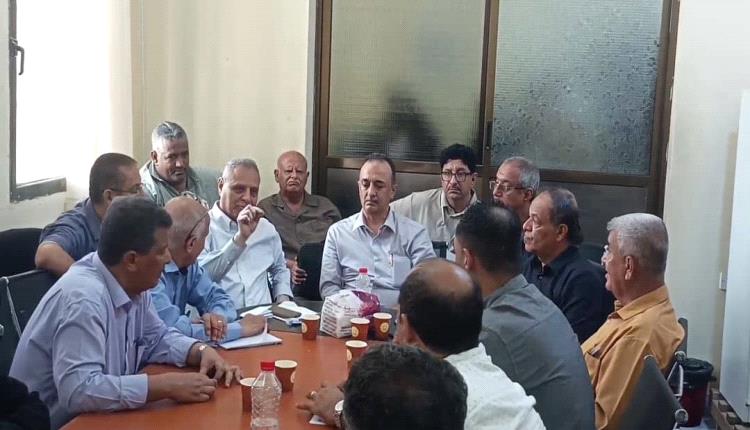 مدير صحة عدن يشدد على رفع الجاهزية والاستعداد لمواجهة الطوارئ الصحية والأوبئة