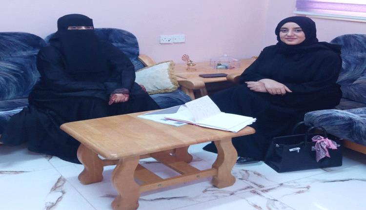 وكيل حضرموت لشؤون المرأة تتفقد فرع اللجنة الوطنية للمرأة بساحل حضرموت وتؤكد دعم جهود تمكين المرأة