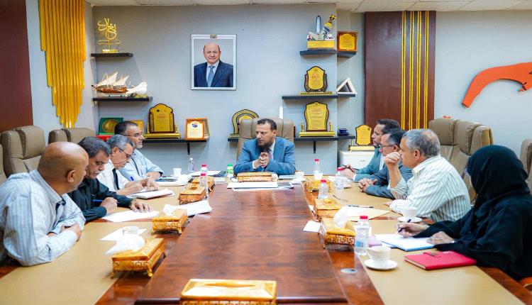 محافظ عدن يوجّه بسرعة استكمال إجراءات المرحلة الثانية من مشروع إعادة إعمار المباني المتضررة