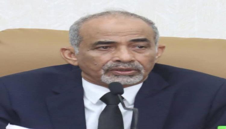 عضو مجلس القيادة الصبيحي يعزي محافظ المهرة بوفاة ابنته