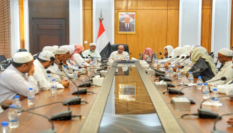 عضو مجلس القيادة الخنبشي يؤكد أهمية تعزيز الخطاب الديني لمواجهة الفكر الحوثي ويشدد على توحيد الجبهة الداخلية