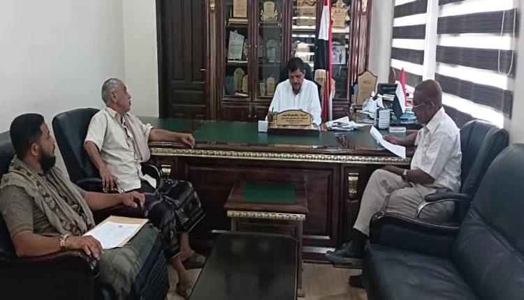 بتوجيهات المحافظ ومتابعة مدير عام سيحوت.. أمين عام محلي المهرة يناقش مع قيادة مكتب الصحة زيادة حوافز العاملين الصحيين بمستشفى سيحوت العام