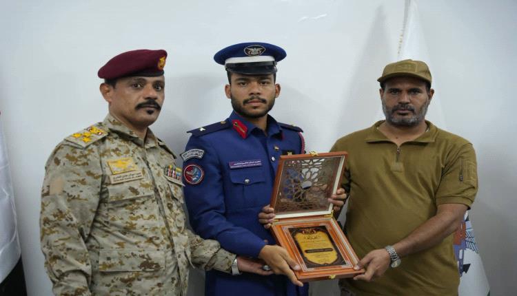 قائد المنطقة الأولى يشهد حفل استقبال الضباط الجدد ويؤكد على أهمية الاستفادة من خبراتهم لتعزيز الجاهزية