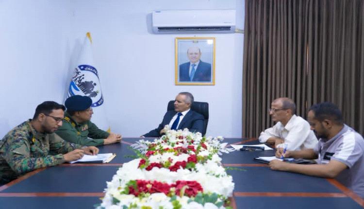 وزير الشؤون الاجتماعية والعمل يناقش مع رئيس مصلحة التأهيل والإصلاح تطوير برامج تأهيل نزلاء الإصلاحيات