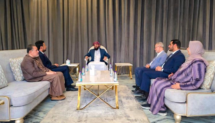 المحرّمي يستقبل قيادة هيئة التشاور والمصالحة لمناقشة تداعيات التصعيد الحوثي والإجراءات الحكومية