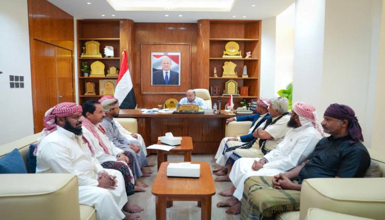 المحافظ الخنبشي يشيد بالدور الوطني  لكندة ويبحث مع وفد مكتب قبيلة كندة بالوادي والصحراء مستجدات الأوضاع بالمحافظة