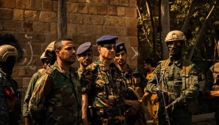 مدير عام شرطة تعز يتفقد عدداً من الوحدات الأمنية ويؤكد رفع الجاهزية القصوى لمهام المرحلة