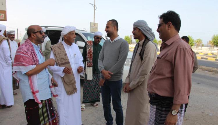الوكيل الجيلاني يؤكد دعم السلطة المحلية للمشاريع السياحية والاستثمارية خلال اطلاعه على مشروع “أبراج الرفادة” بالمكلا