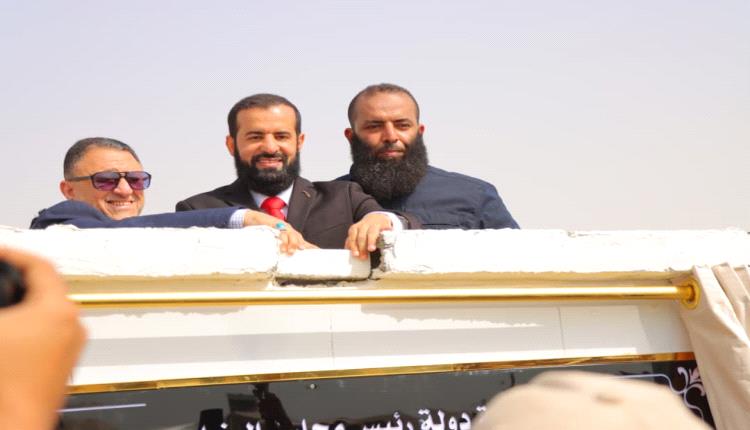 محافظ أبين يضع حجر الأساس لوحدات الجوار السكنية ويعلن بدء تمكين المواطنين من أراضيهم