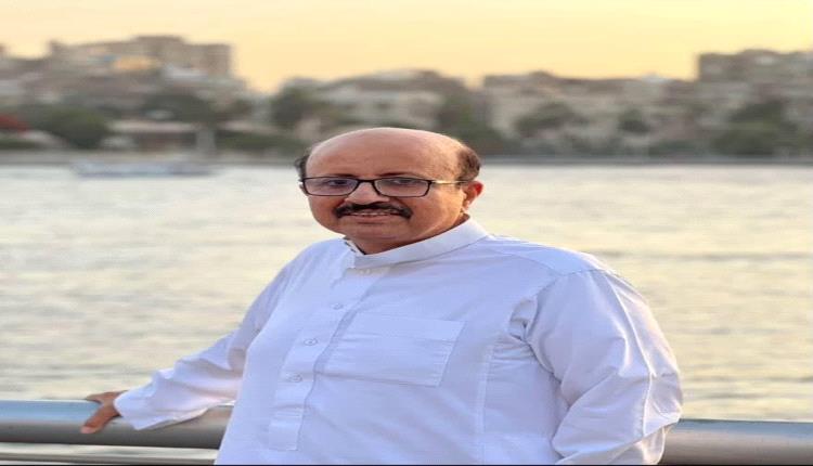 الخنبشي يعزّي في وفاة الأديب والمثقف رياض عوض باشراحيل