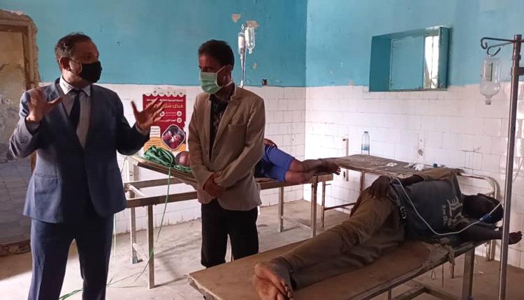 بتوجيهات القادري.. نائب مدير صحة أبين يطلع على أوضاع مصابي الكوليرا في مستشفى أحور