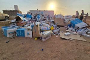 إتلاف نحو 4 أطنان من السجائر والمواد الغذائية منتهية الصلاحية بمديرية العبر