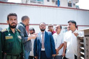 اليزيدي يتفقد المضخة المركزية للصرف الصحي بالمنصورة ويؤكد الاستعداد للتنسيق لمواجهة أي طارئ
