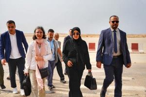 وكيلا حضرموت الحضرمي وباعلوي يستقبلان السفيرة الفرنسية لدى اليمن في مطار الريان الدولي