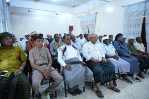 المحافظ الثقلي يترأس لقاءً موسعاً  للمكتب التنفيذي والمكونات السياسية والاجتماعية بسقطرى لمناقشة الشراكة والتكامل بين الحكومة والسلطات المحلية