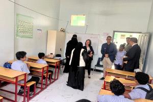مدير عام الشؤون الاجتماعية والعمل بساحل حضرموت يستقبل السفيرة الفرنسية في مركز التوحد بالمكلا