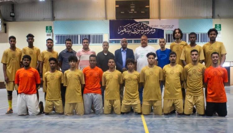 الخليفي يتفقد جاهزية منتخب الشباب لكرة اليد في معسكر عدن قبل المغادرة إلى بنغلاديش