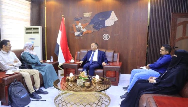 اجتماع بعدن يناقش تطوير قاعدة بيانات المنشآت الصناعية والتجارية