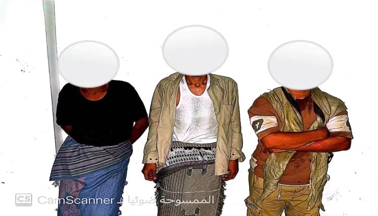 دوريات درع الوطن بالمهرة تضبط متعاطين للمخدرات وتؤكد استمرار حملات مكافحة الآفة
