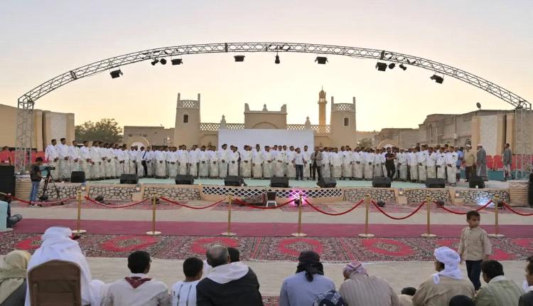 مهرجان التيسير الـ18 بتريم يزف 144 عريساً وعروساً ويواصل دعم الشباب نحو الزواج
