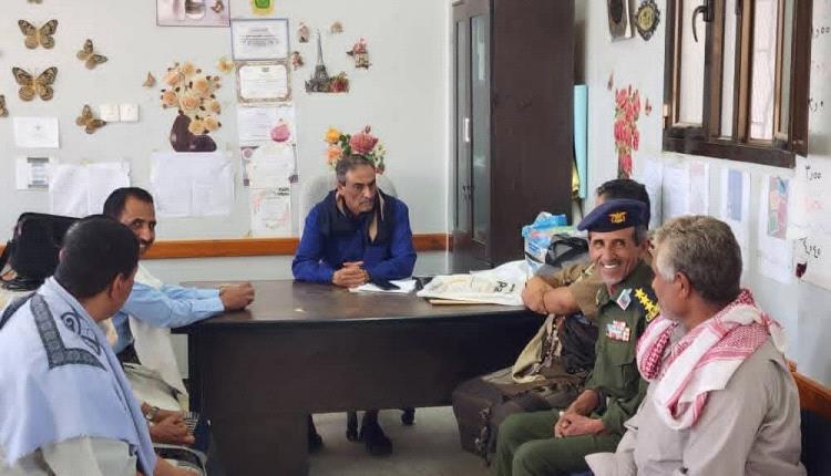 قيادات السلطة المحلية تدشن اختبارات الثانوية العامة في شبوة بعدة مديريات