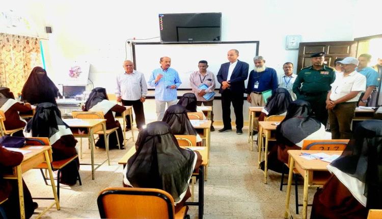 أكثر من 5 آلاف طالب وطالبة يؤدون امتحانات الثانوية العامة بوادي حضرموت