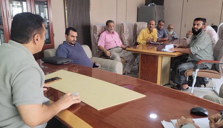 الداؤودي" يوجه بضبط كافة المنشآت التجارية المخالفة بمديرية البريقة