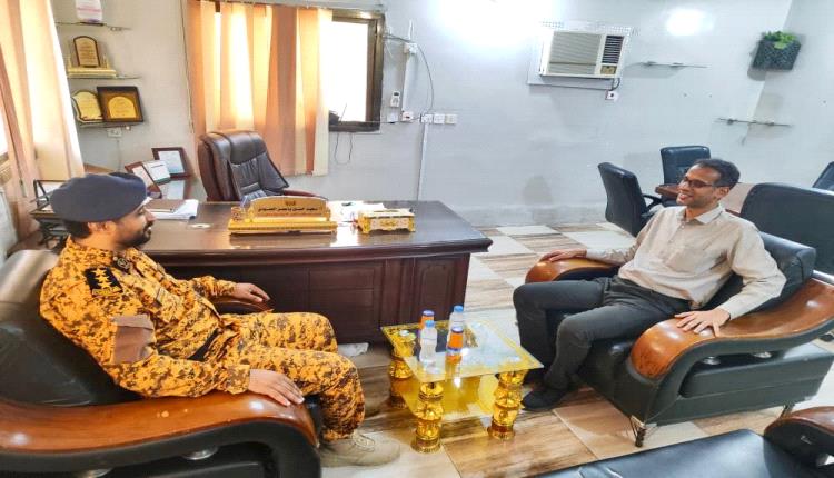 بحث تعزيز التنسيق الأمني لدعم الأنشطة الإنسانية والتنموية بساحل حضرموت