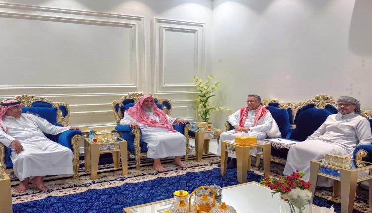 رئيس مجلس الشورى يلتقي مدير عام مصلحة شؤون القبائل بوادي وصحراء حضرموت