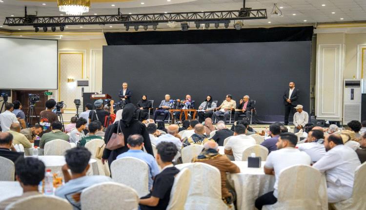وزير النقل يلتقي نخبة من الأكاديميين والشخصيات الاجتماعية والإعلاميين ونشطاء المجتمع المدني لمناقشة المستجدات والقضايا العامة