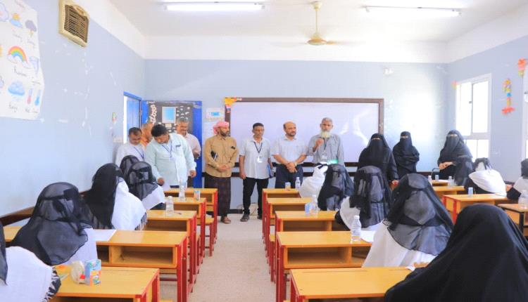 وفد تربوي من الوزارة ومكتب الوادي يتابع ميدانياً سير اختبارات الثانوية العامة بالقطن.