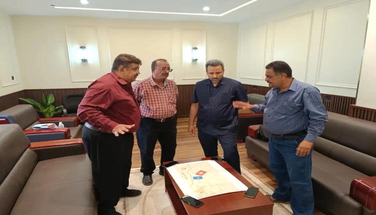 لحج: بحضور المحافظ "الحالمي".. توقيع محضر تسليم موقع "محلج القطن" لتعزيز الصناعات الزراعية