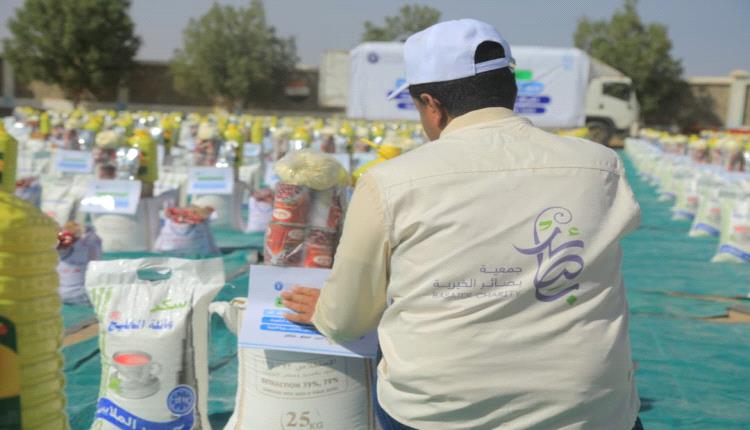 بدعم كريم من جمعية بصائر الخيرية الكويتية.. مؤسسة كافل تنفذ مشروع السلل الغذائية لـ500 أسرة في مأرب
