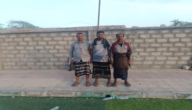 مدير مكتب الشباب والرياضة بالمحفد يتفقد معسكر نادي المحفد الرياضي استعدادًا لدوري الدرجة الثالثة بأبين