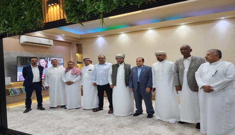 العليمي يستقبل الميسري وقيادات جنوبية في الرياض لبحث المستجدات وتعزيز التوافق الوطني