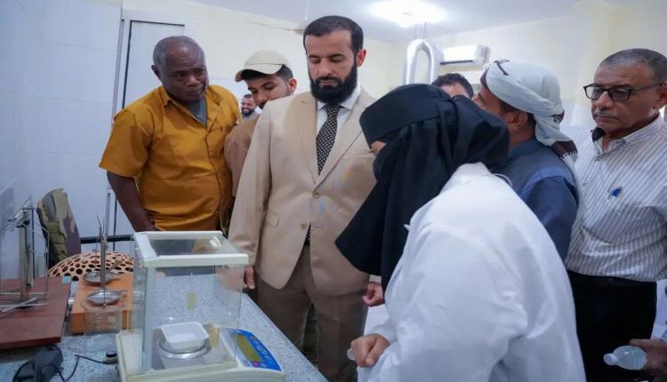 محافظ أبين يتفقد محطة أبحاث الكود ويشيد بدورها الريادي في تطوير القطاع الزراعي