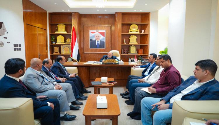 الخنبشي يترأس لقاءً مشتركًا لبحث مشاريع الـ (UNOPS) بحضرموت ويؤكد أولوية القطاعات الخدمية