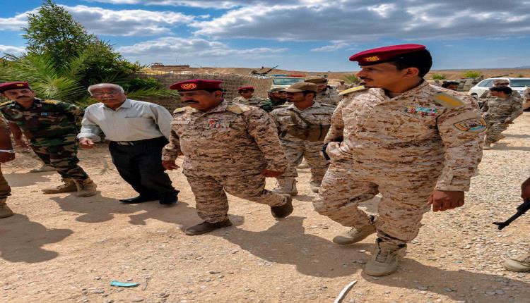 قائد المنطقة العسكرية الثانية يتفقد جاهزية معسكر كوارتز التابع للواء الضبة في غيل باوزير