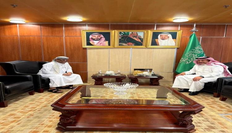لقاء بالرياض يجمع الميسري والسفير آل جابر لمناقشة جهود التوافق والاستقرار في اليمن
